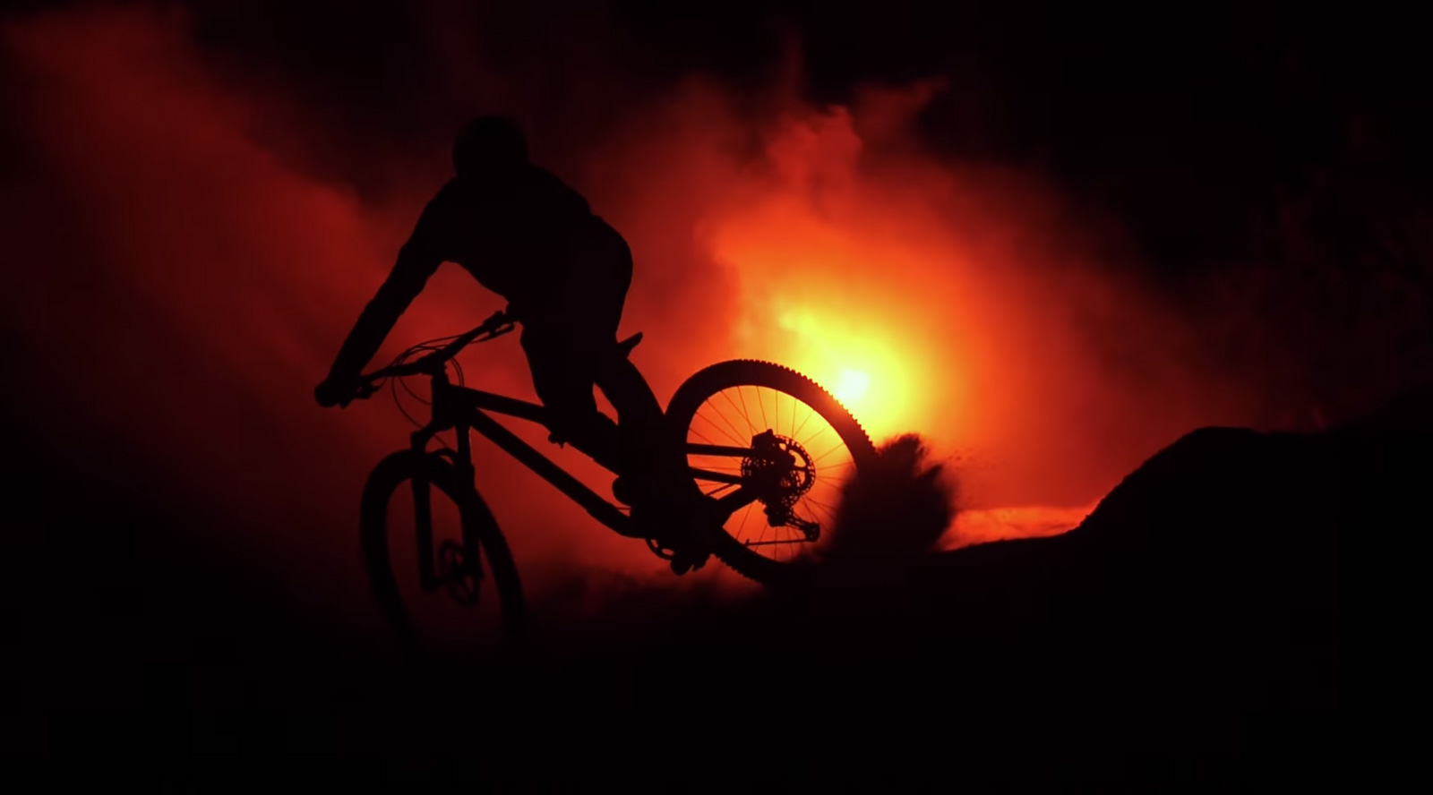 kilian-bron-commencal-cappadoce-follow-the-light-08